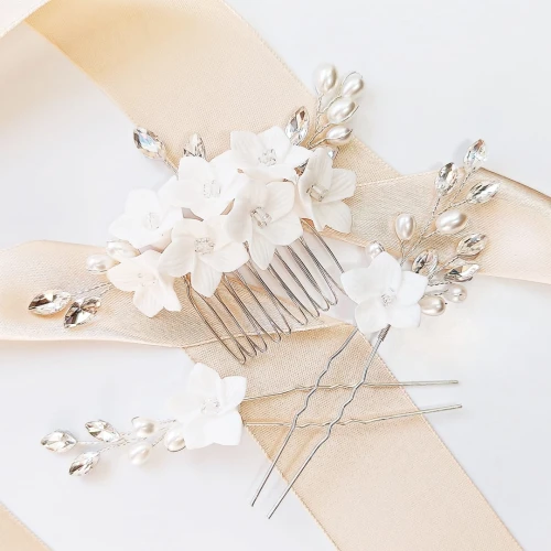 Zestaw srebrny grzebyk i wsuwki z kwiatami cyrkoniami i perełkami