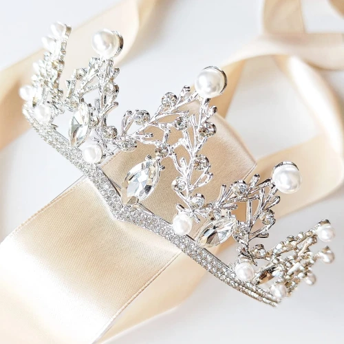 Elegancka korona tiara diadem z perłami