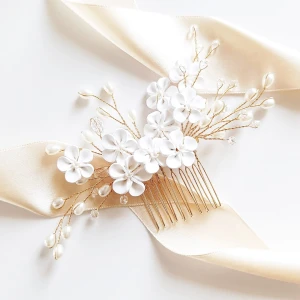 Pozłacany grzebień do ślubnego uczesania z kwiatami