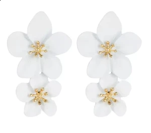 Kolczyki białe podwójne kwiatowe lekkie na sztyft