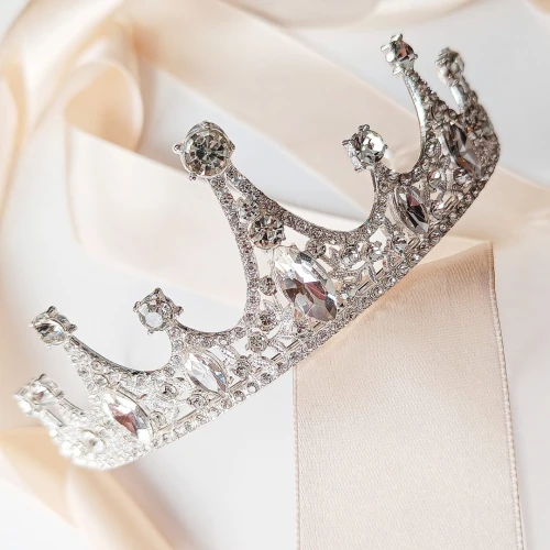 Diadem tiara korona z cyrkoniami stopniowana