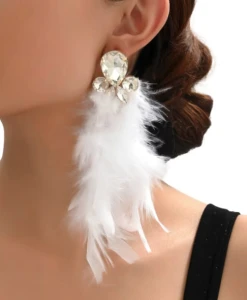 Kolczyki białe długie z piórami glamour