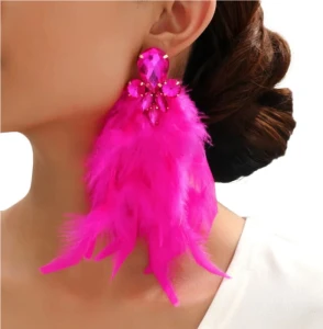 Kolczyki różowe fuksja długie z piórami glamour