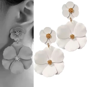 Kolczyki białe podwójne kwiatki