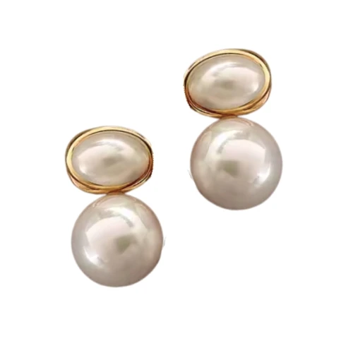 Kolczyki perłowe bardzo błyszczą efektowne średnie wielkości podwójne perły