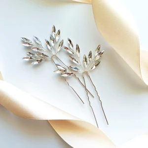 Srebrny komplet efektownych wsuwek do włosów na ślub