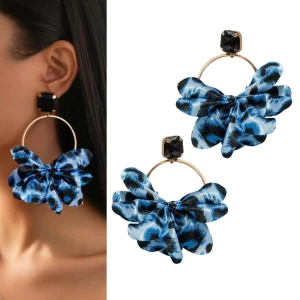 Kolczyki niebieskie złote koła z panterką